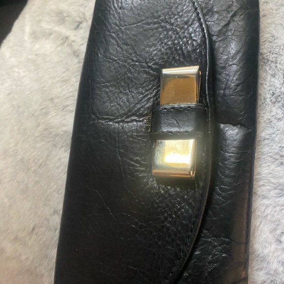 CHLOE BLACK WALLET WITH GOLD BOW DETAIL ON FRONT PRE LOVED - Picture 12 of 16